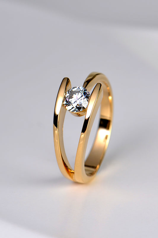 Modern 18ct Yellow Gold Diamond Ring