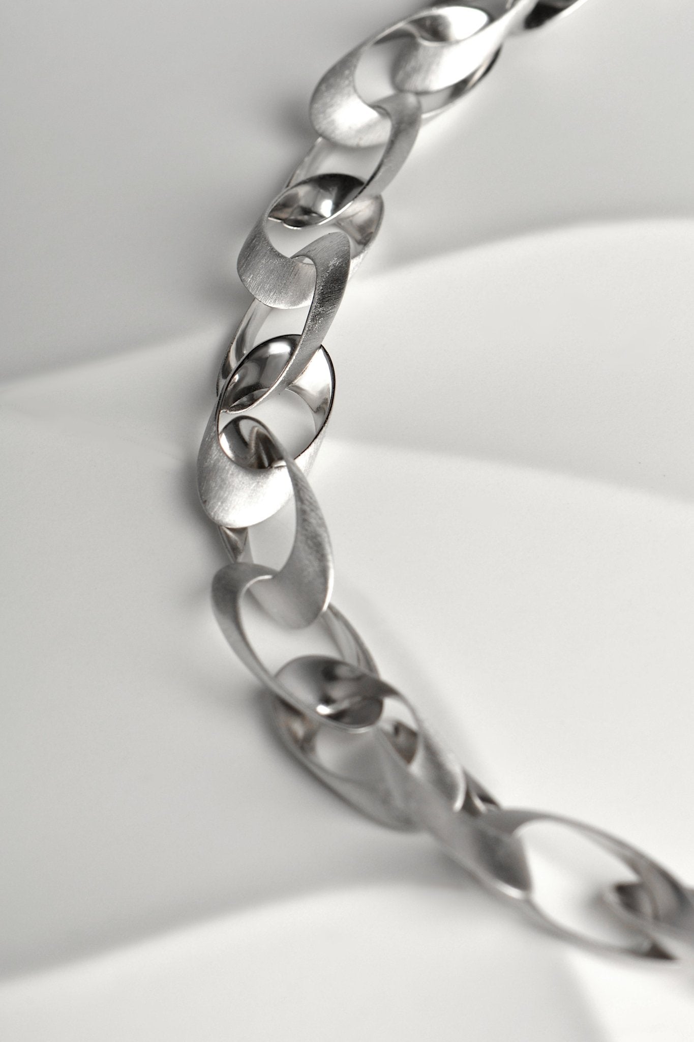 designer chain link necklace that looks inspired by paper garlands