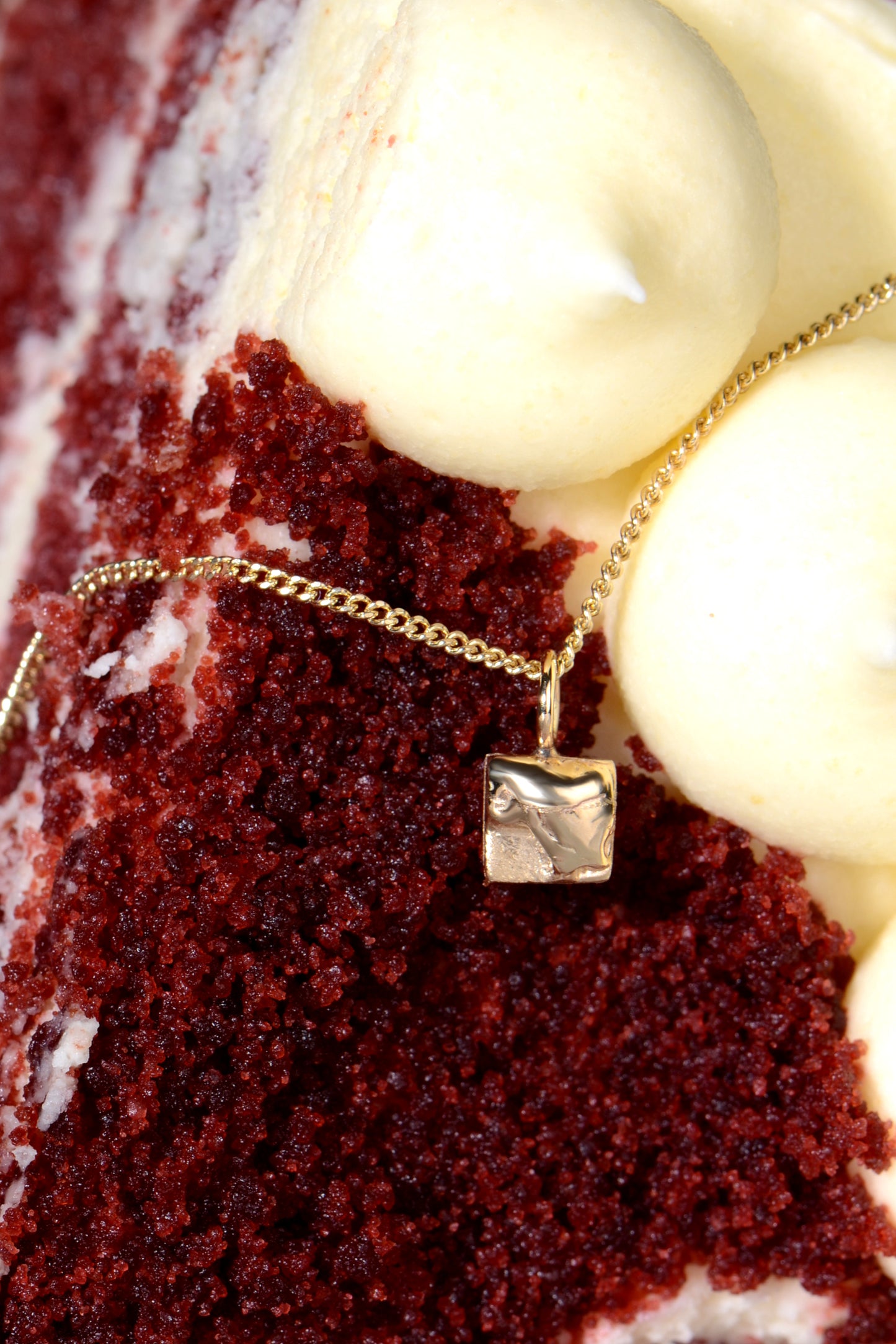 Afternoon Tea petite melt necklace