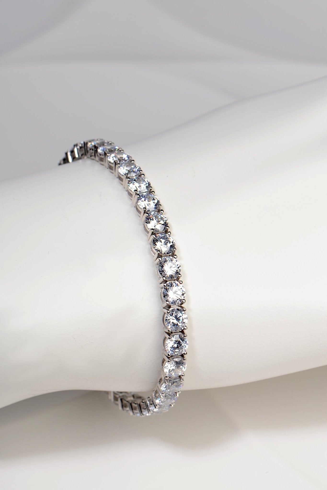 Lab Grown Gemstone Bracelet - Bracelet The Best Lab Grown Jewellery Designs