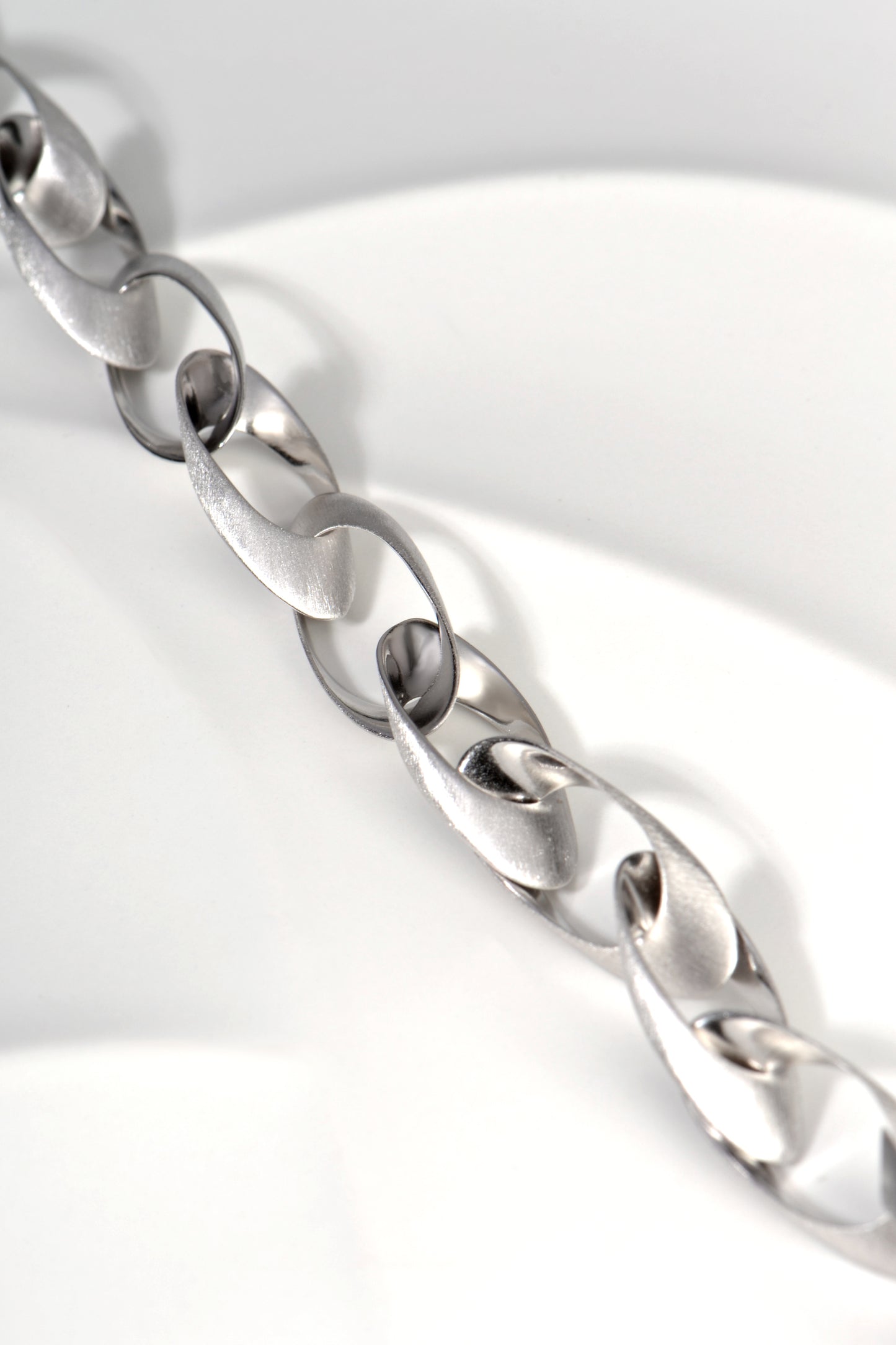 modern oval link sterling silver bracelet for a woman from jewellery designer Jorge Revilla
