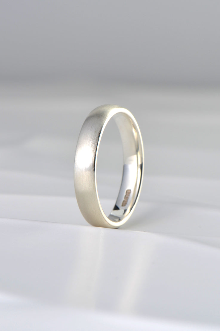 Court wedding rings for men