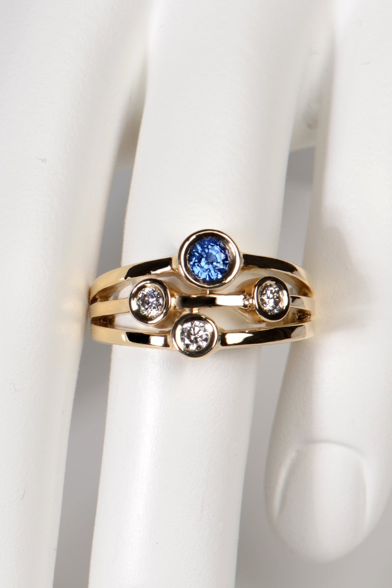 Cairn Sapphire and diamond ring - Gemstone rings Christine Sadler