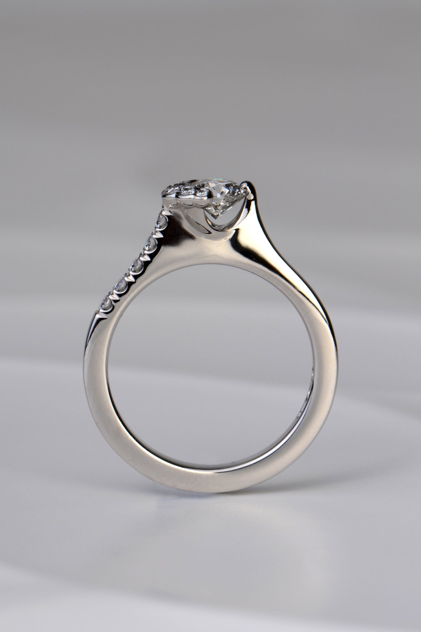 Fairypools natural diamond ring