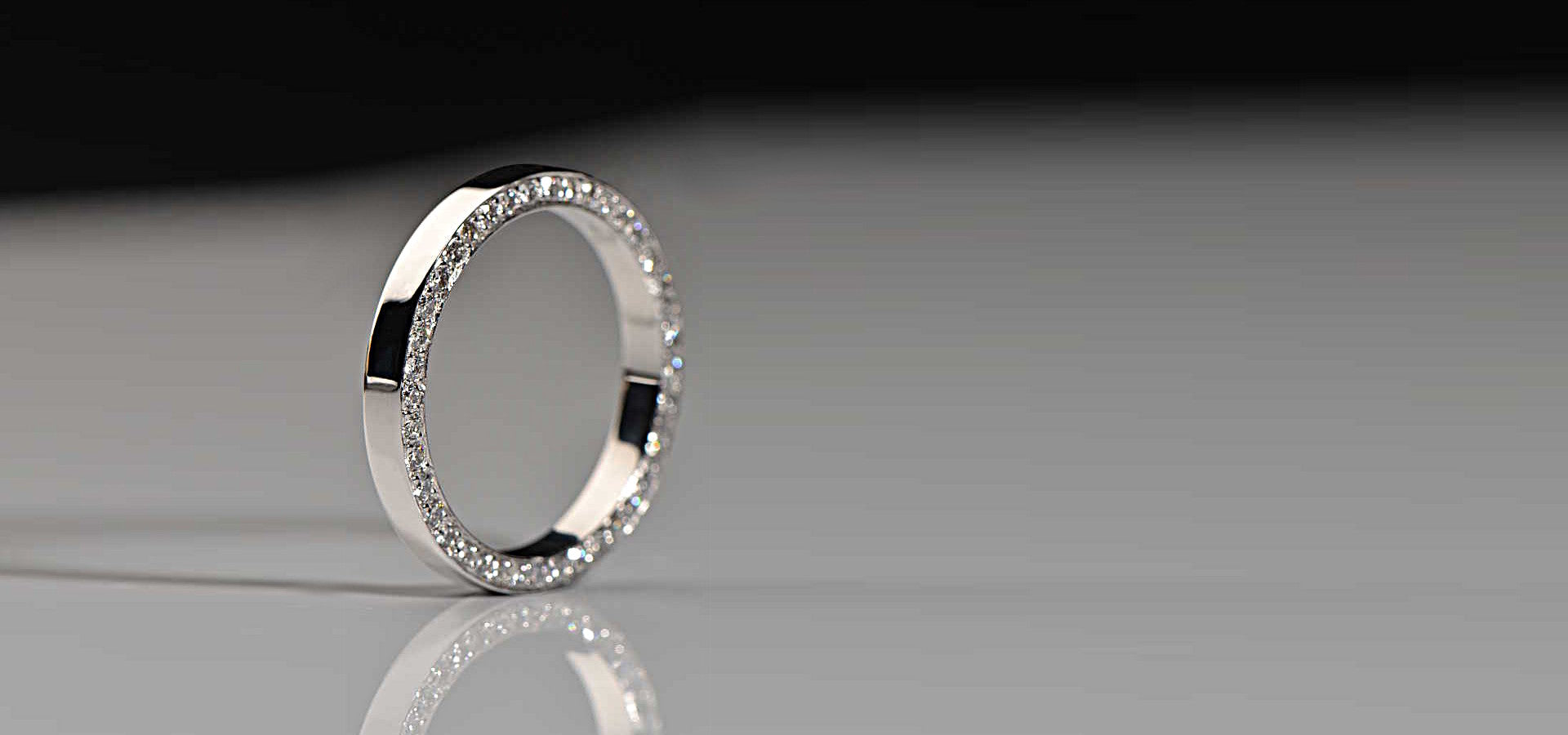 Lovelight — a wedding ring that holds your shared spark