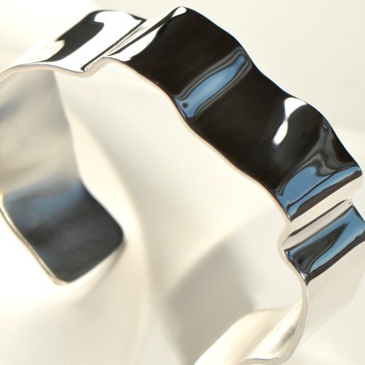 Jewellery That Uses Memory To Communicate - Christine Sadler Unforgettable Jewellery