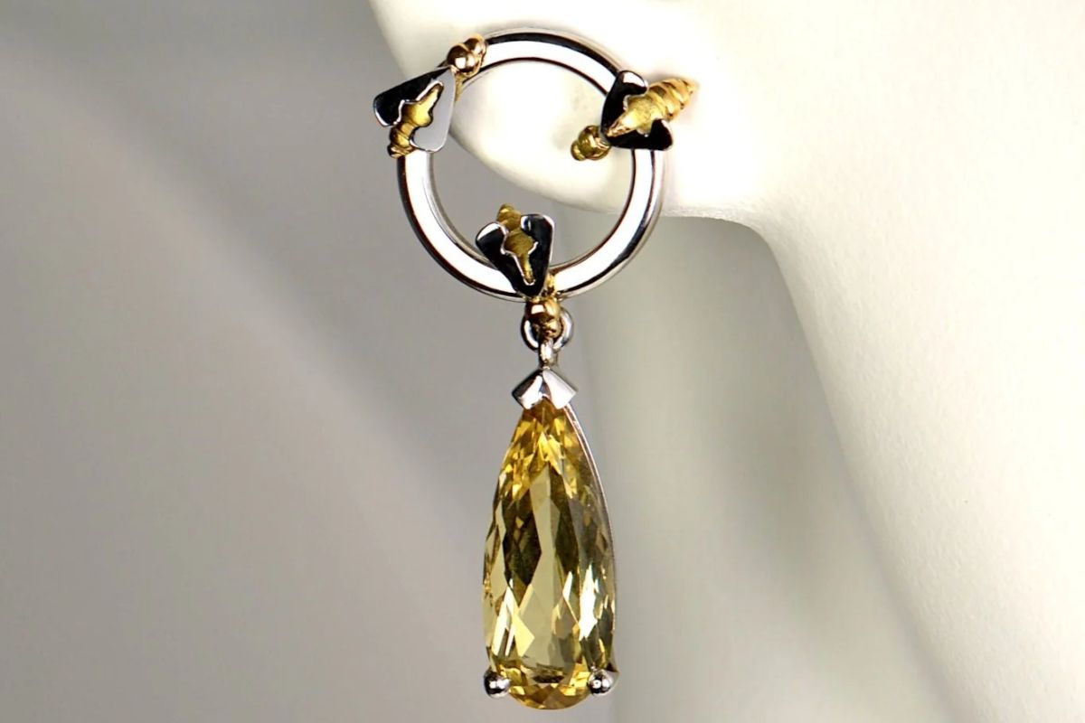 The Secret Life of Bees in Jewellery: Symbolism & Storytelling