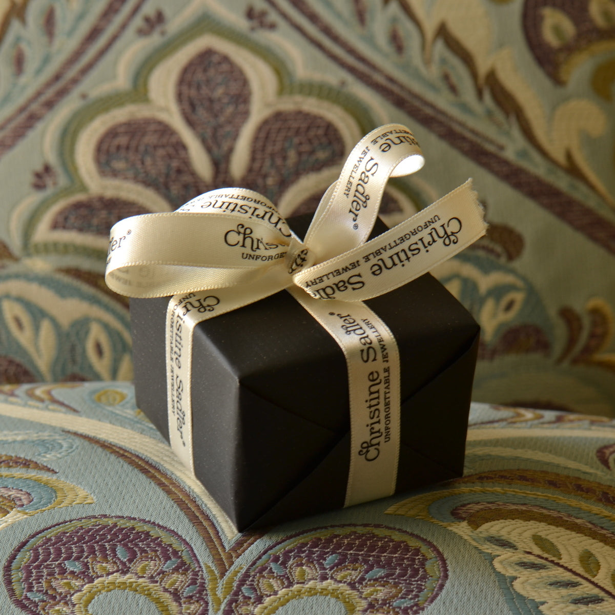 Affordable designer jewellery gifts for women £500