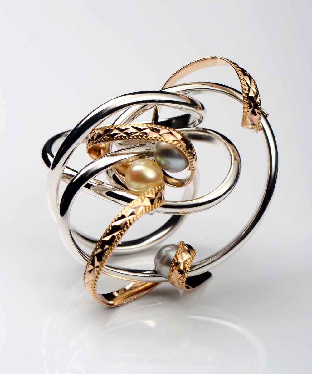 designer pearl jewellery for 30th anniversary gift that is special and different. 