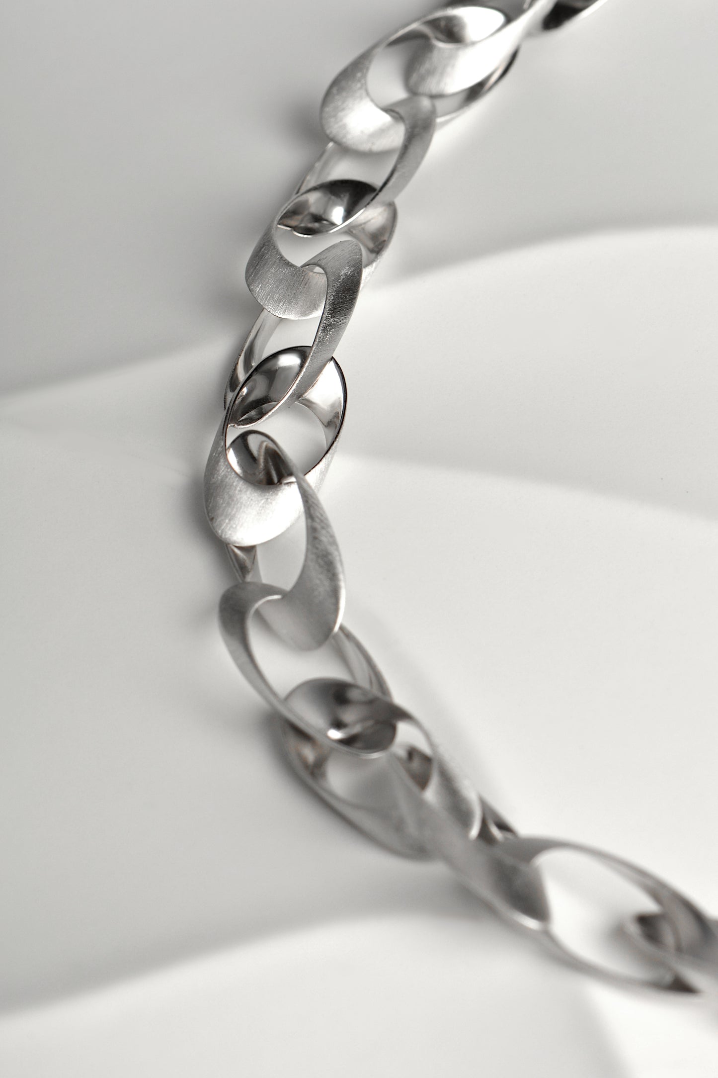 designer chain link necklace that looks inspired by paper garlands