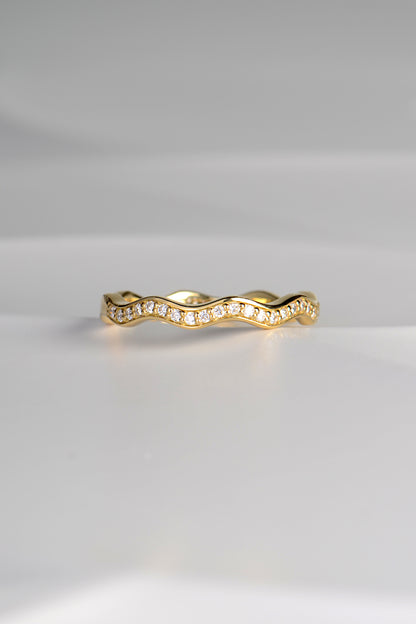 narrow 18ct gold diamond set ring made in the UK