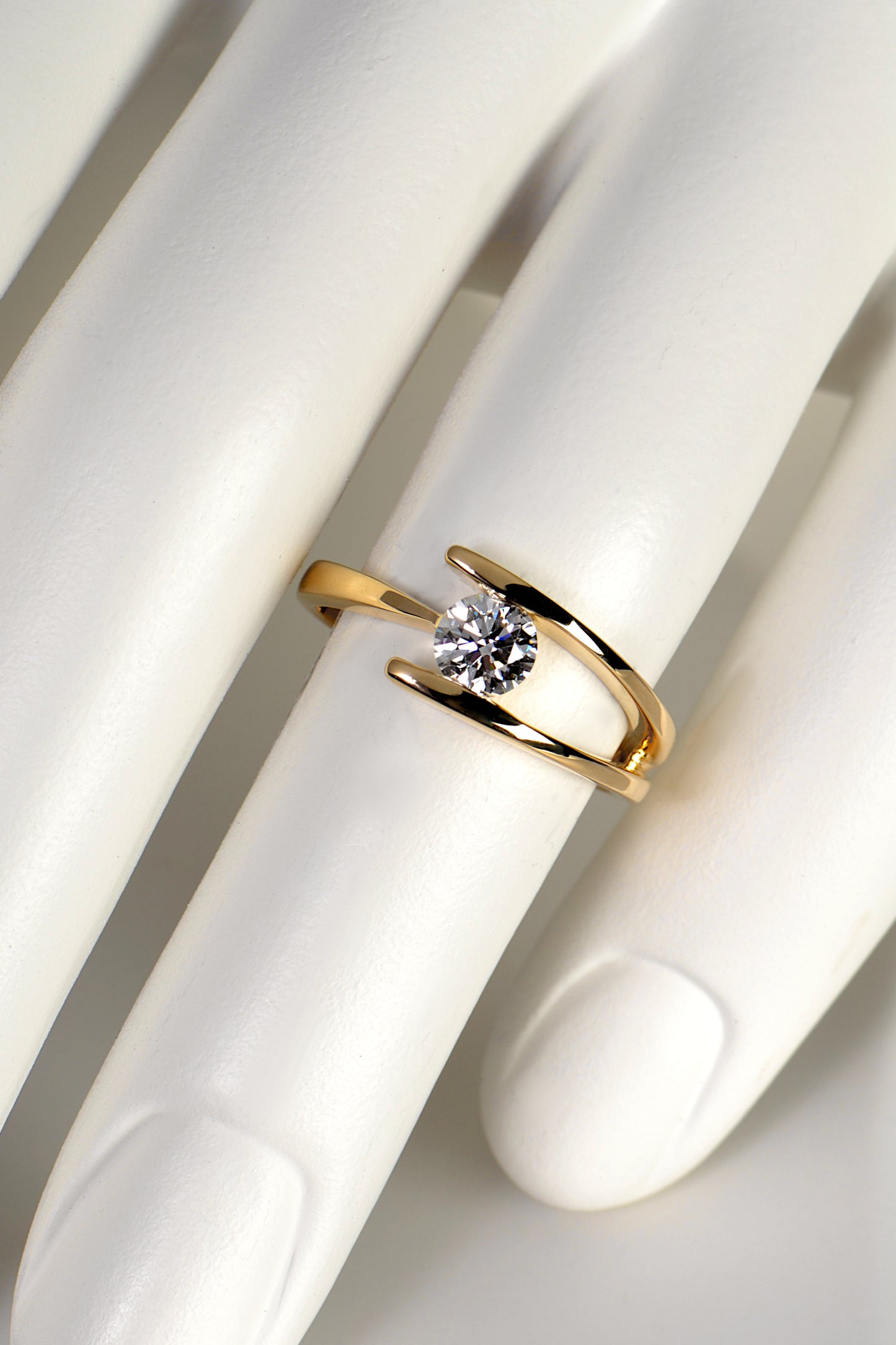 Modern 18ct Yellow Gold Diamond Ring