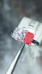 Close-up video showcase of a platinum Moi et Toi lab diamond ring rotating from all angles to display the intense sparkle, by Christine Sadler.