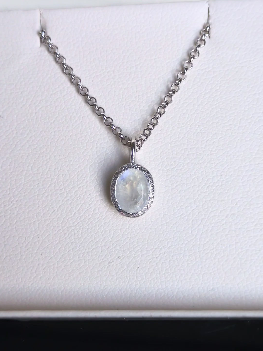 Jorge Revilla Zen June Birthstone Necklace – Rainbow Moonstone