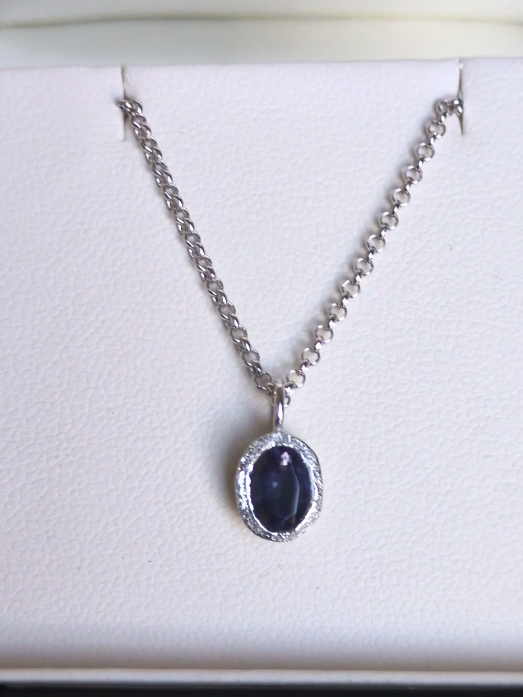Jorge Revilla Zen September Birthstone Necklace – Sapphire