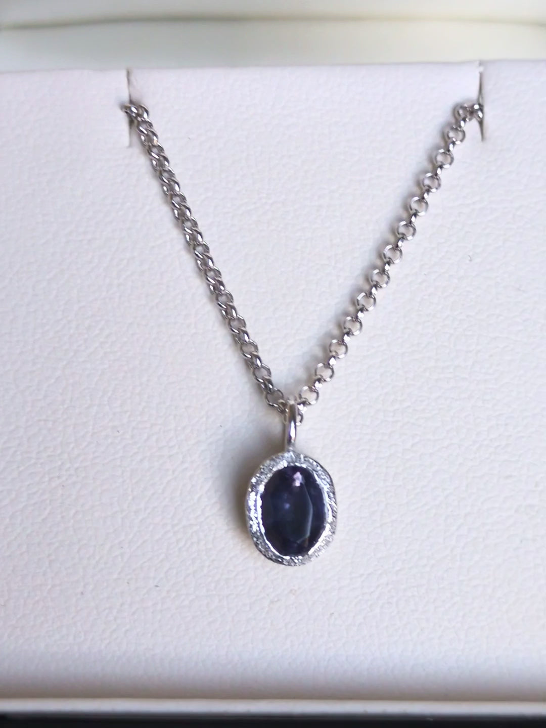 Jorge Revilla Zen September Birthstone Necklace – Sapphire