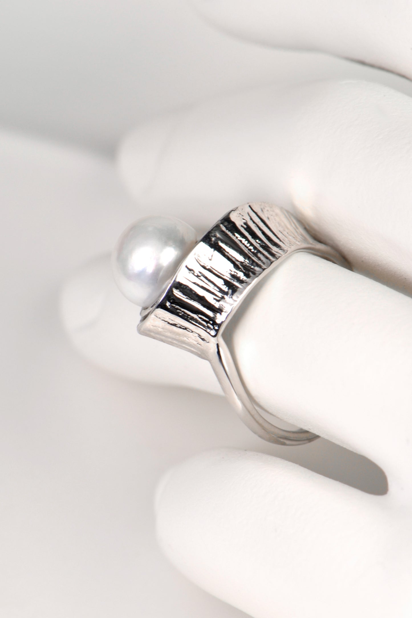 contemporary and special pearl and silver designer ring by jewellery designer Jorge Revilla