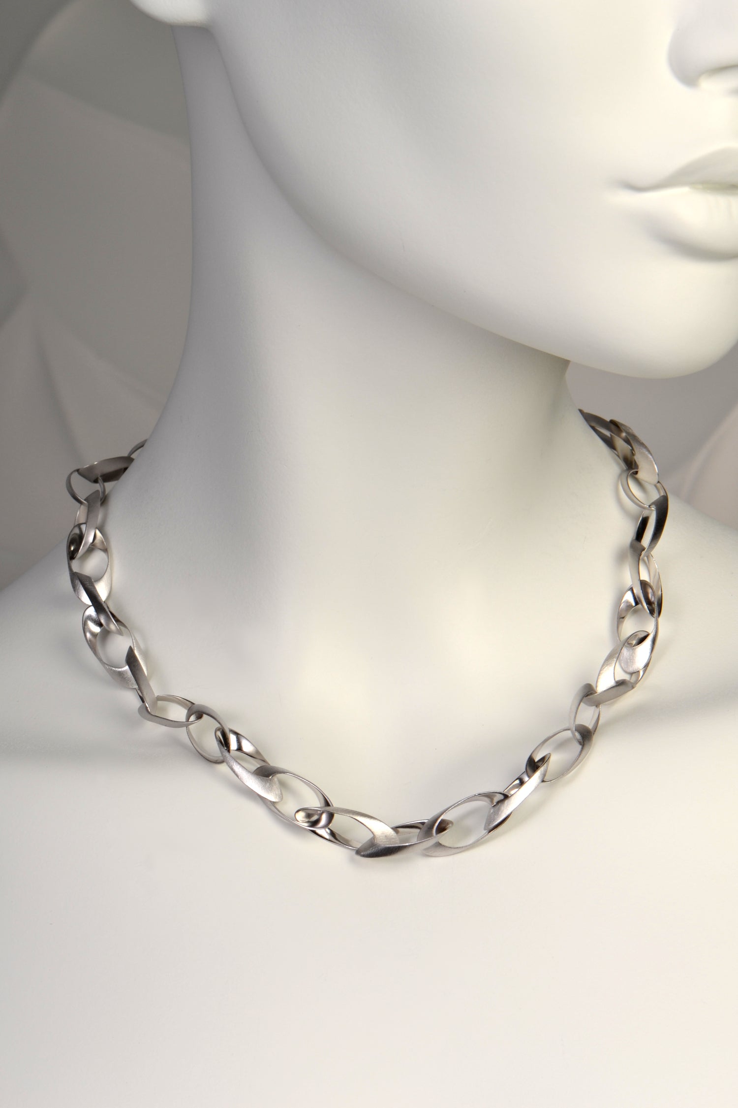 Designer Silver Oval Chain Link Necklace - Main Image