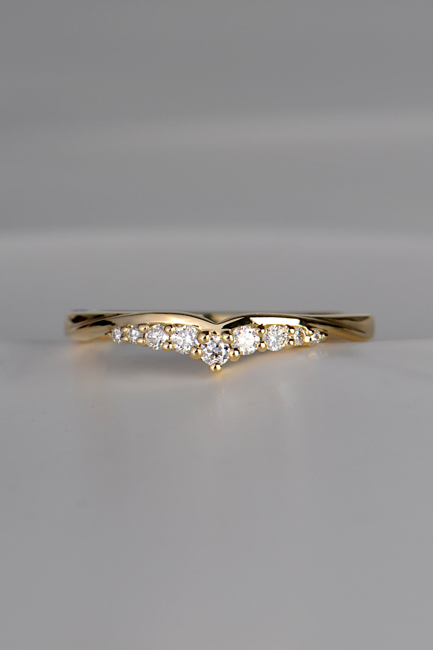 18ct Gold Tiara Diamond Shaped Ring