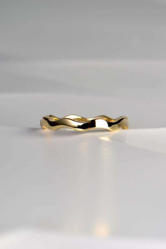 18ct Yellow Gold Diamond Wave Ring