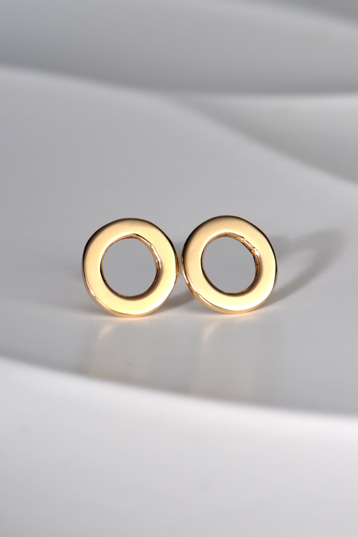 organic round gold stud earrings