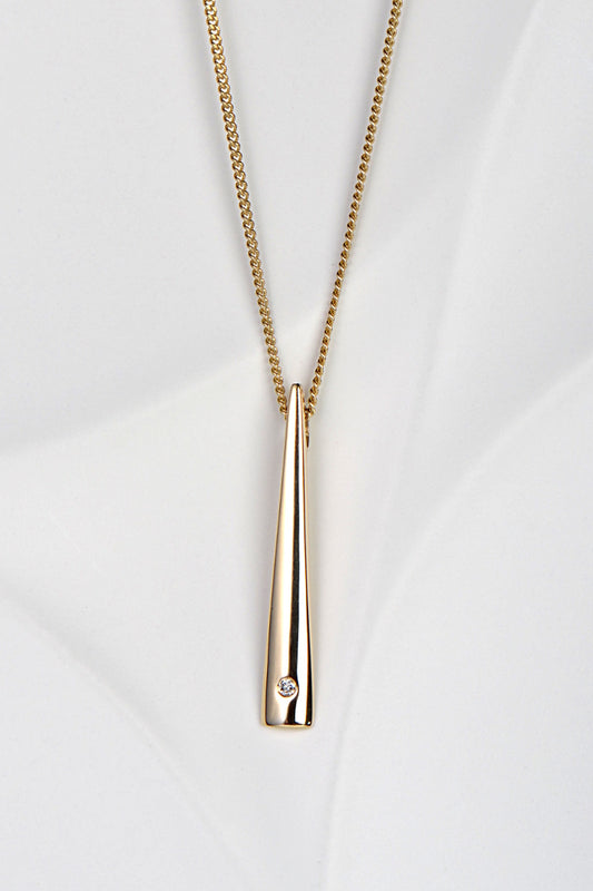 Cairn 9ct yellow gold diamond pendant