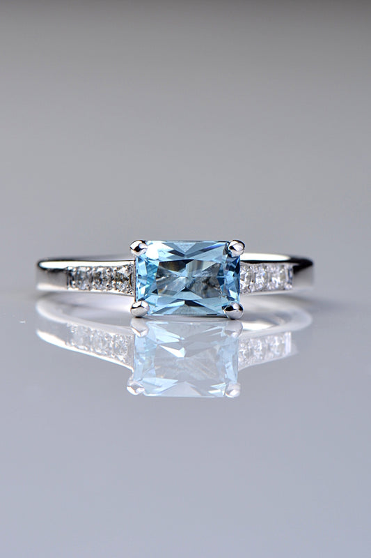 Aquamarine and diamond  9ct white gold ring - Unforgettable Jewellery