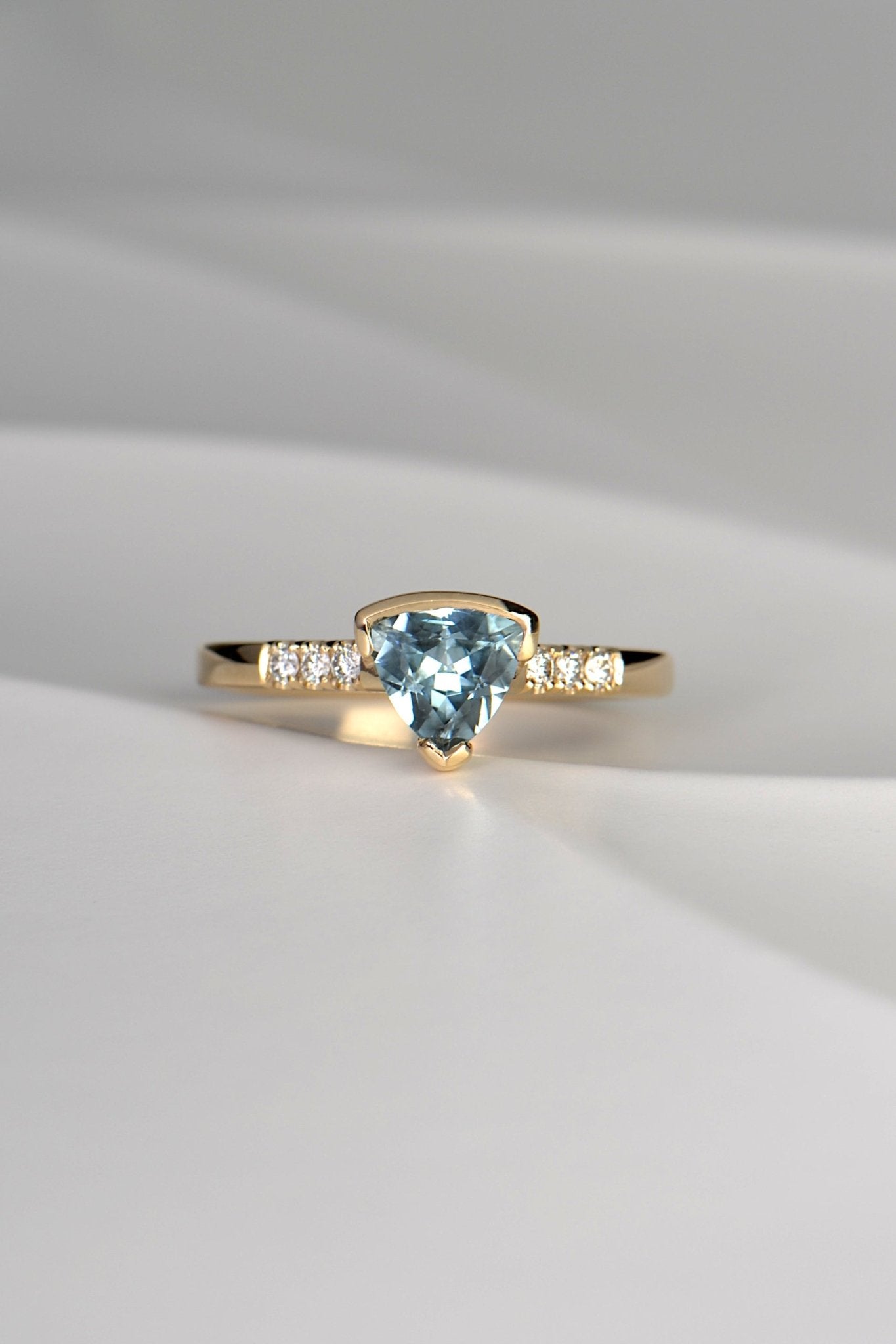Sailing stones ring with aquamarine and diamond - Modern Rings Christine Sadler