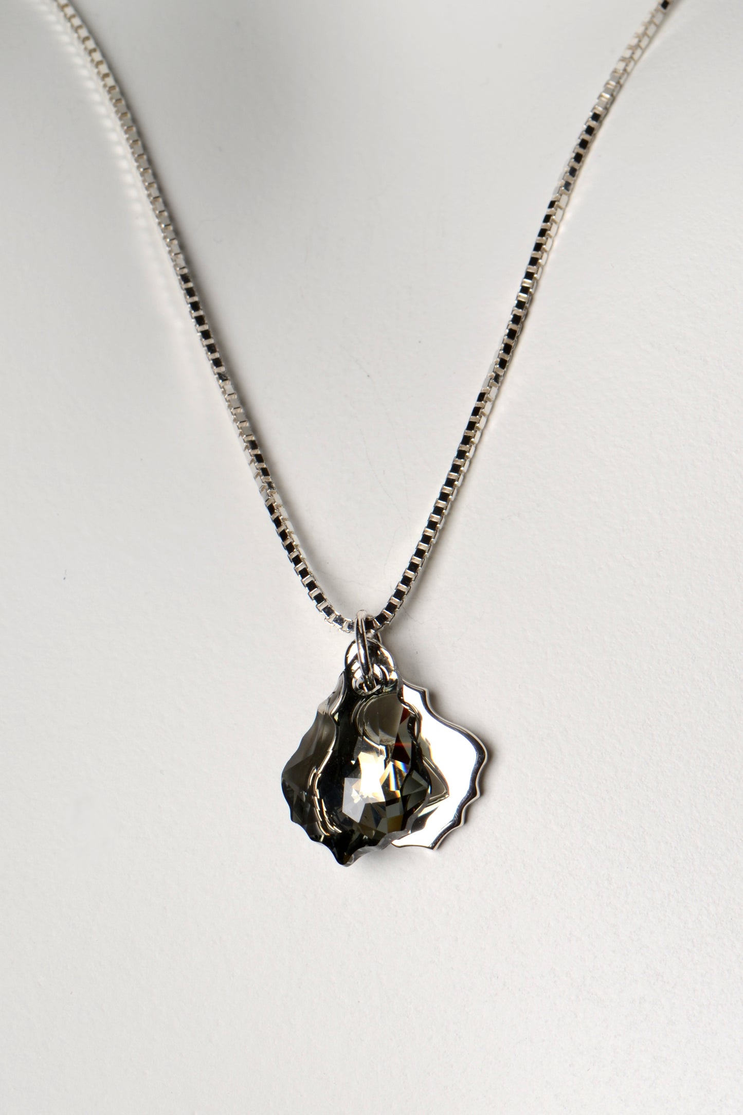 Watch me pendant black