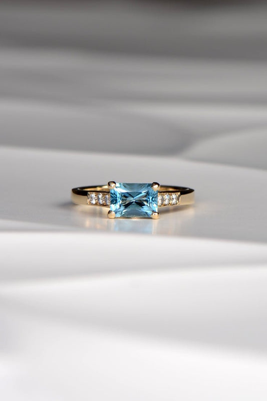 Blue topaz and diamond radiant ring. - Ring Christine Sadler