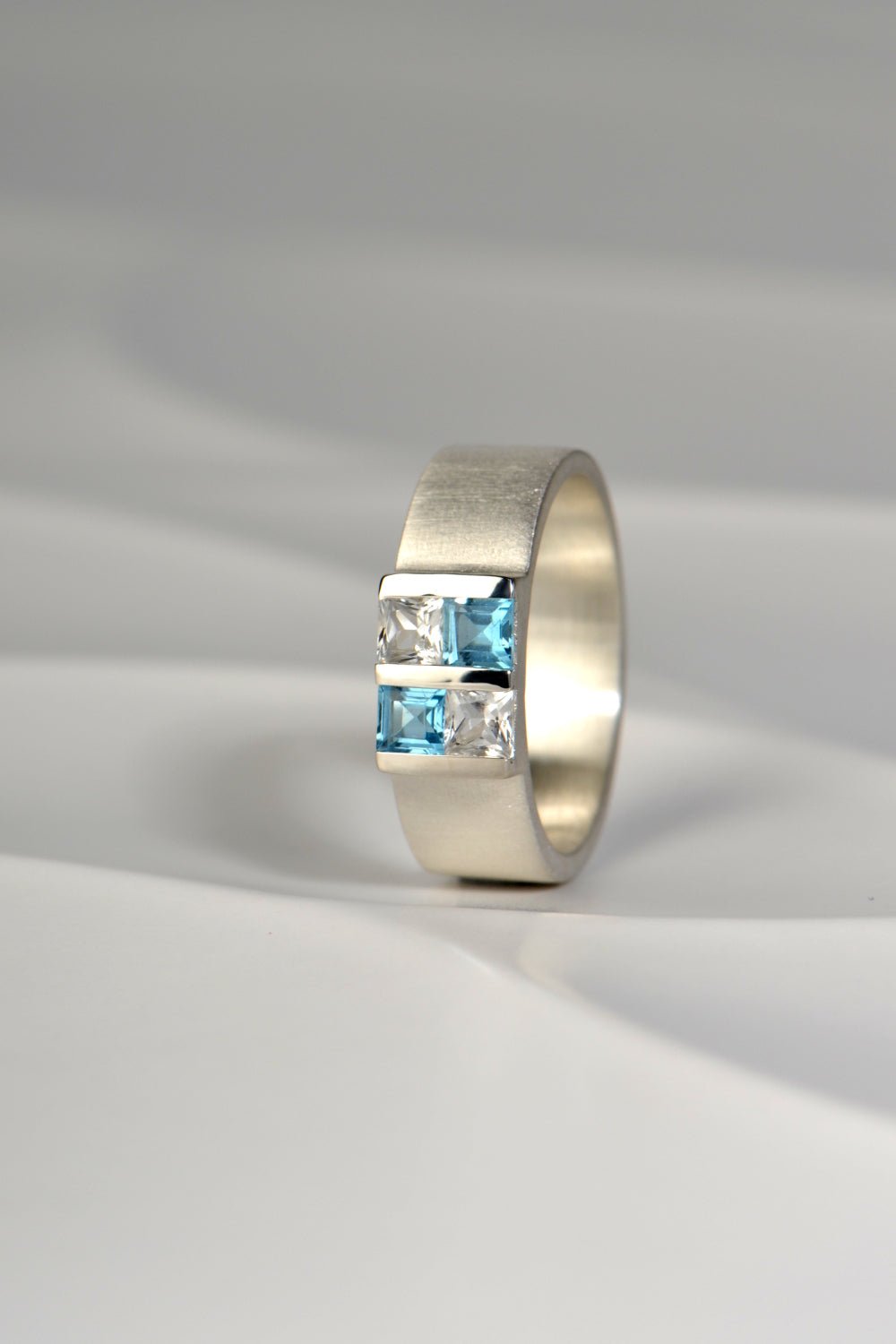 Battenberg ring with blue and white topazes - Ring Christine Sadler