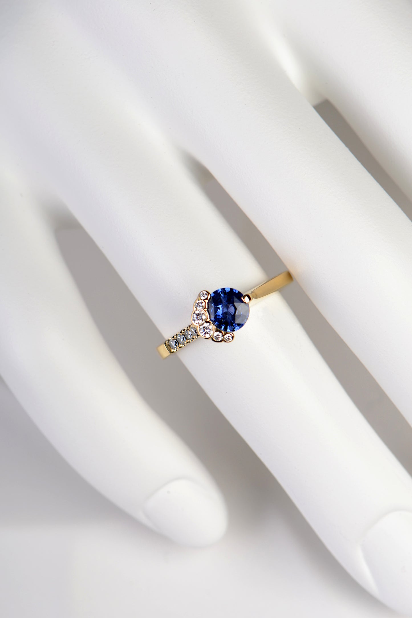 Fairypools blue sapphire 18ct yellow gold ring