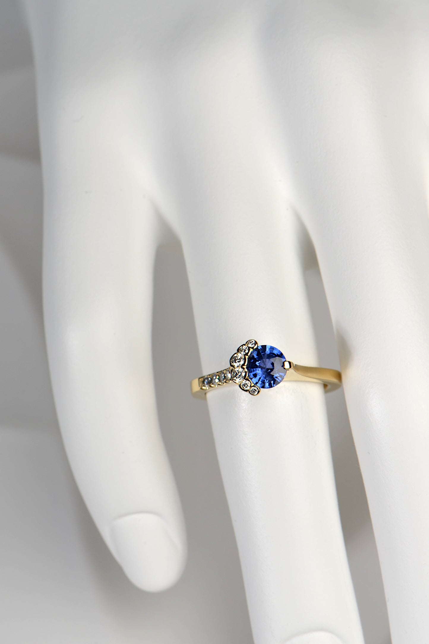 Fairypools blue sapphire 18ct yellow gold ring
