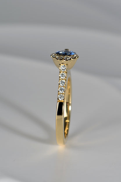 Fairypools blue sapphire 18ct yellow gold ring