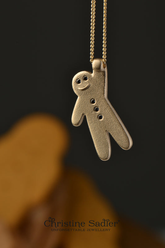 Gingerbread baby pendant gold - Unforgettable Jewellery