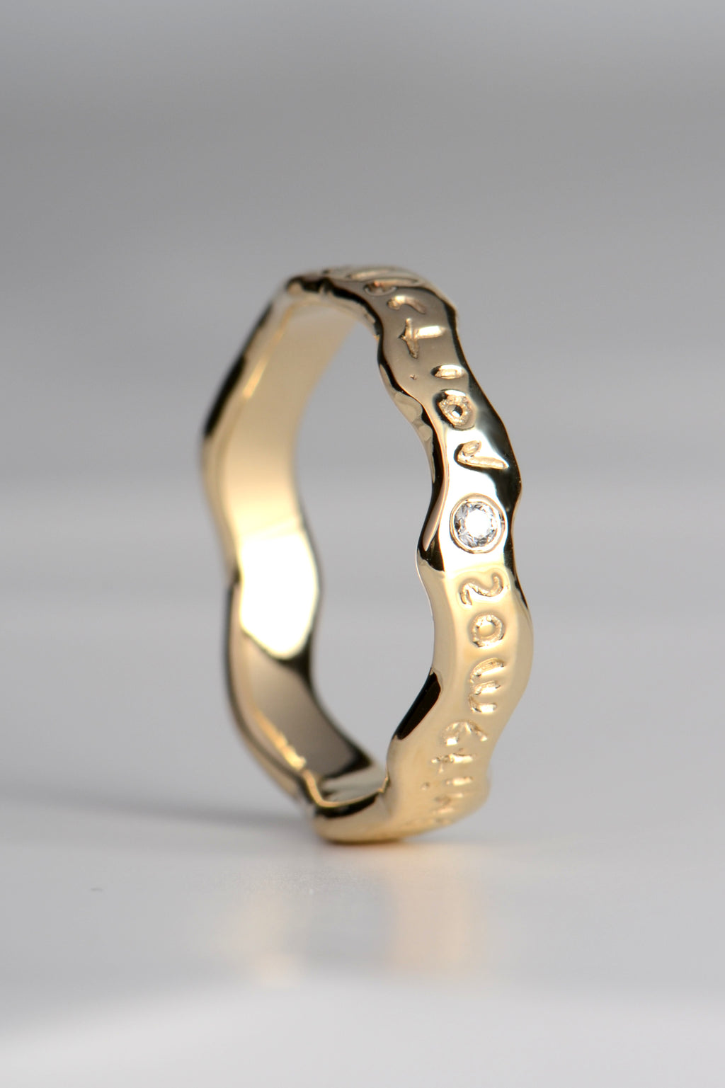 Gold reflection ring with diamond - Ring Christine Sadler