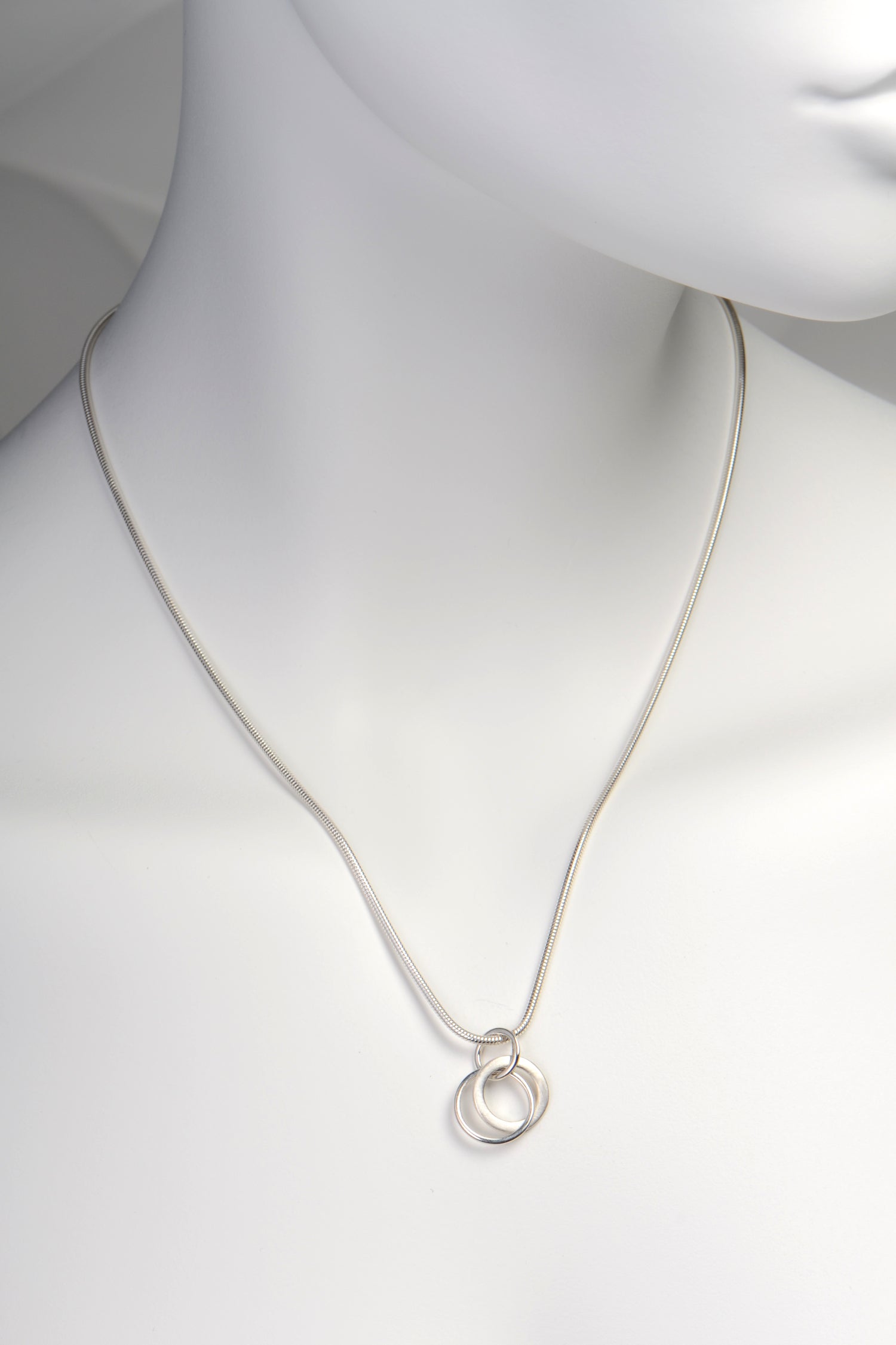 silver contemporary circle necklace