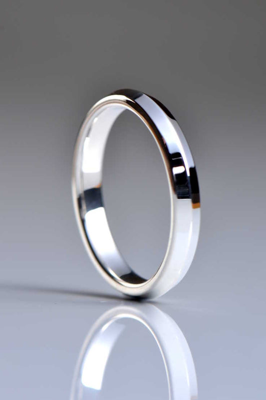 Knife edge wedding ring