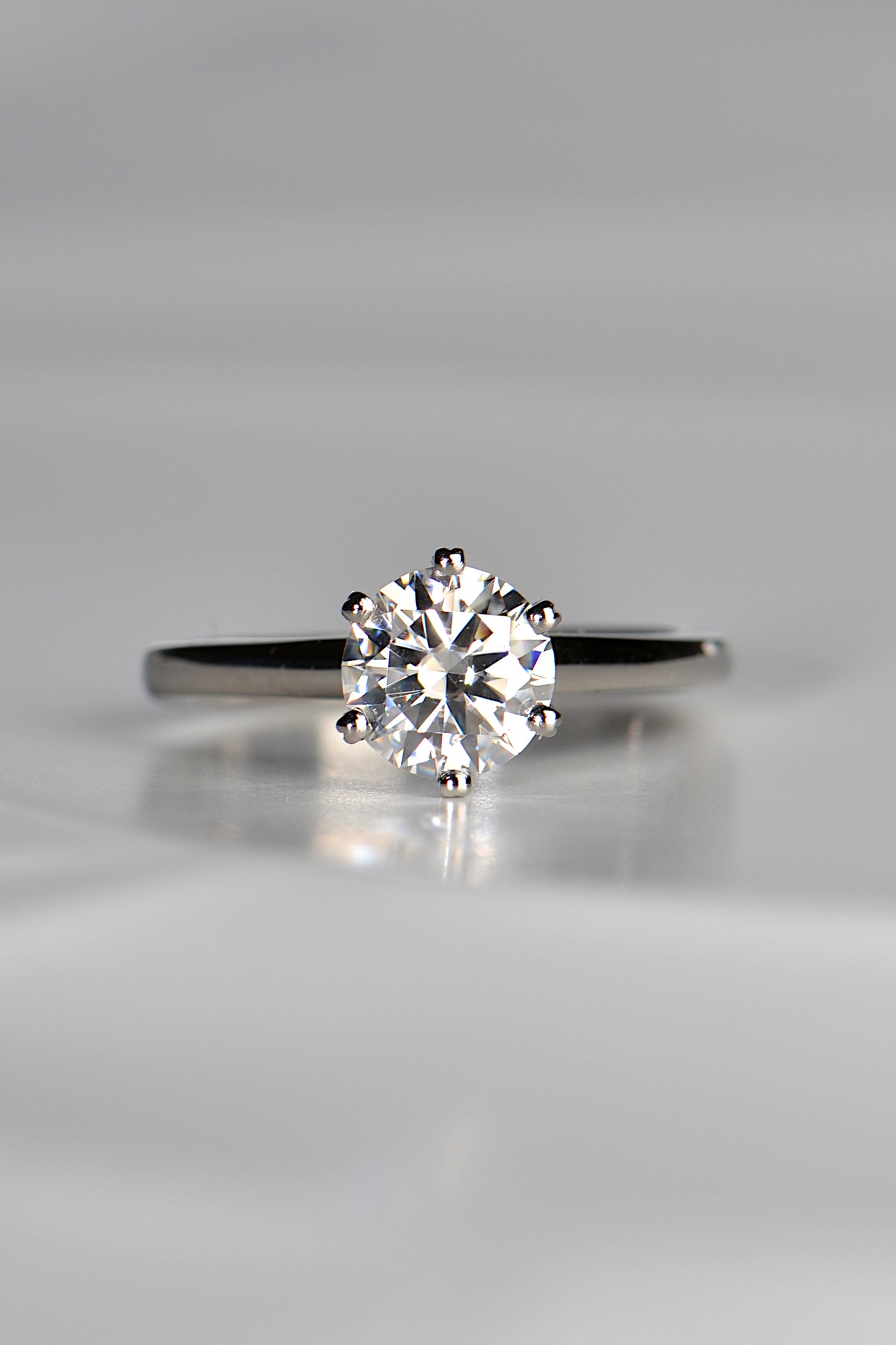 One carat brilliant cut solitaire engagement ring