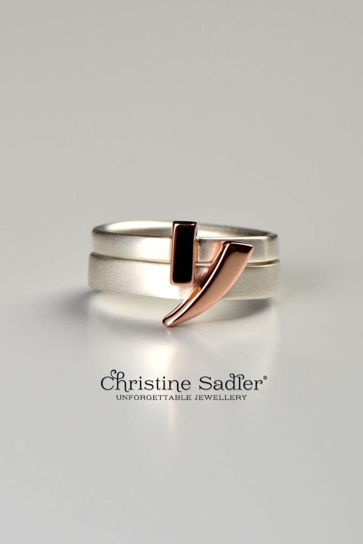 Cairn ring with rectangle rose gold detail