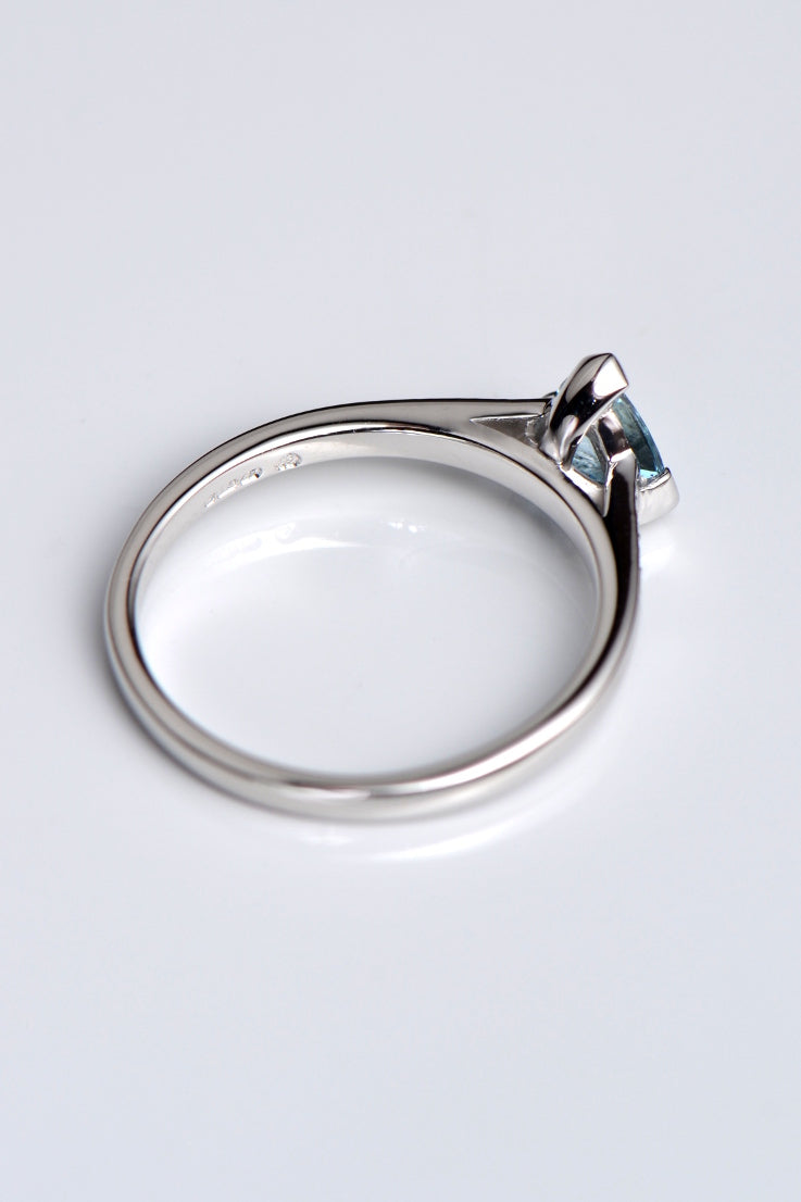 Aquamarine and diamond ring - Unforgettable Jewellery