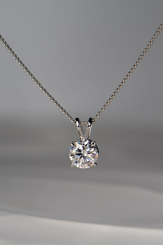 four claw 1ct moissanite necklace