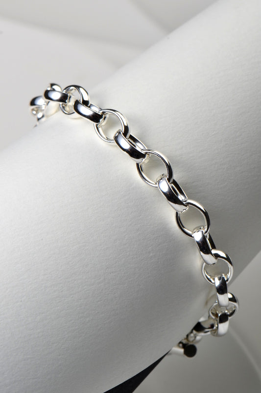 chunky silver T bar bracelet for a woman