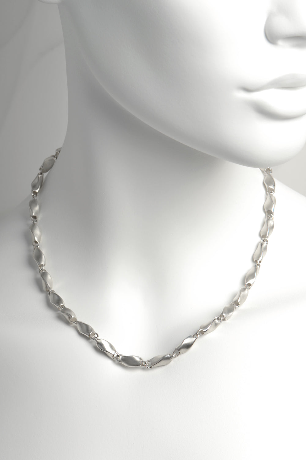 Handmade silver twist chain collar